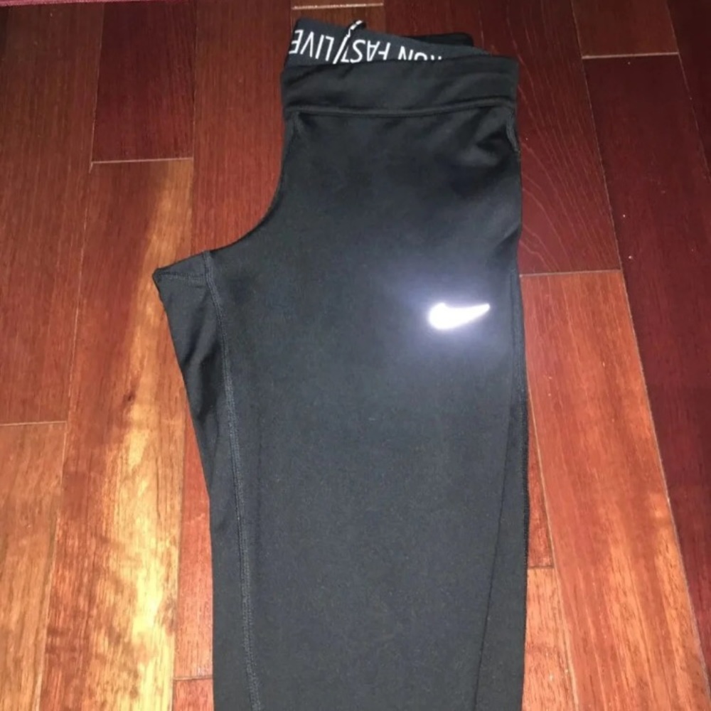 nike cropped leggings